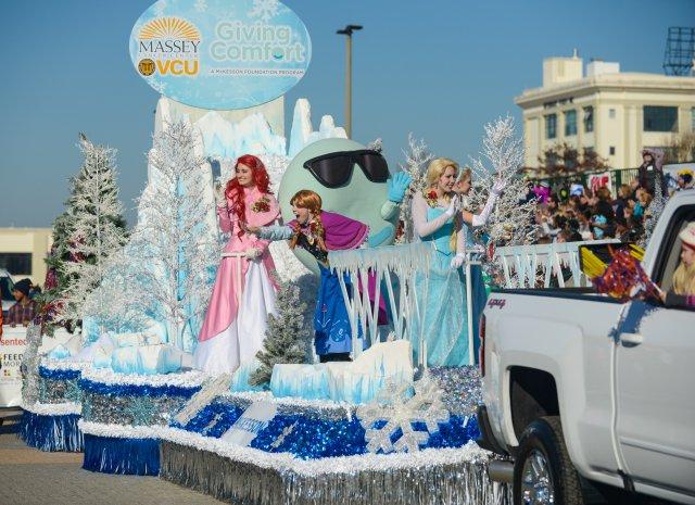 DominionChristmasParade2015